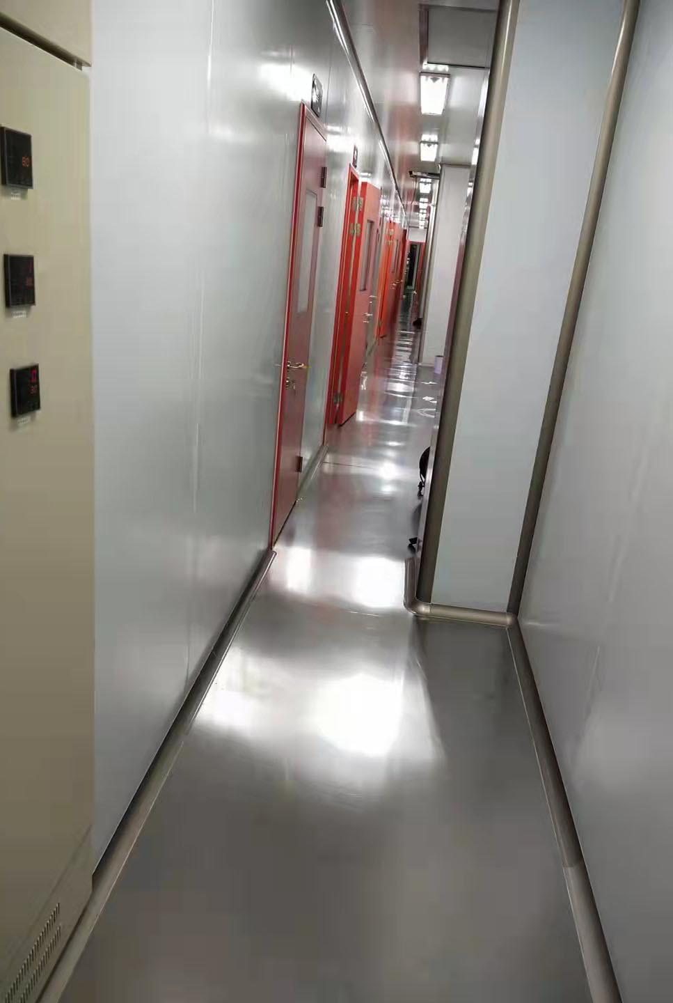 無塵自動(dòng)<a href='http://m.gytgc.com/' target='_blank' title='噴漆設(shè)備' style='color:#eb2828'><strong>噴漆設(shè)備</strong></a>.jpg